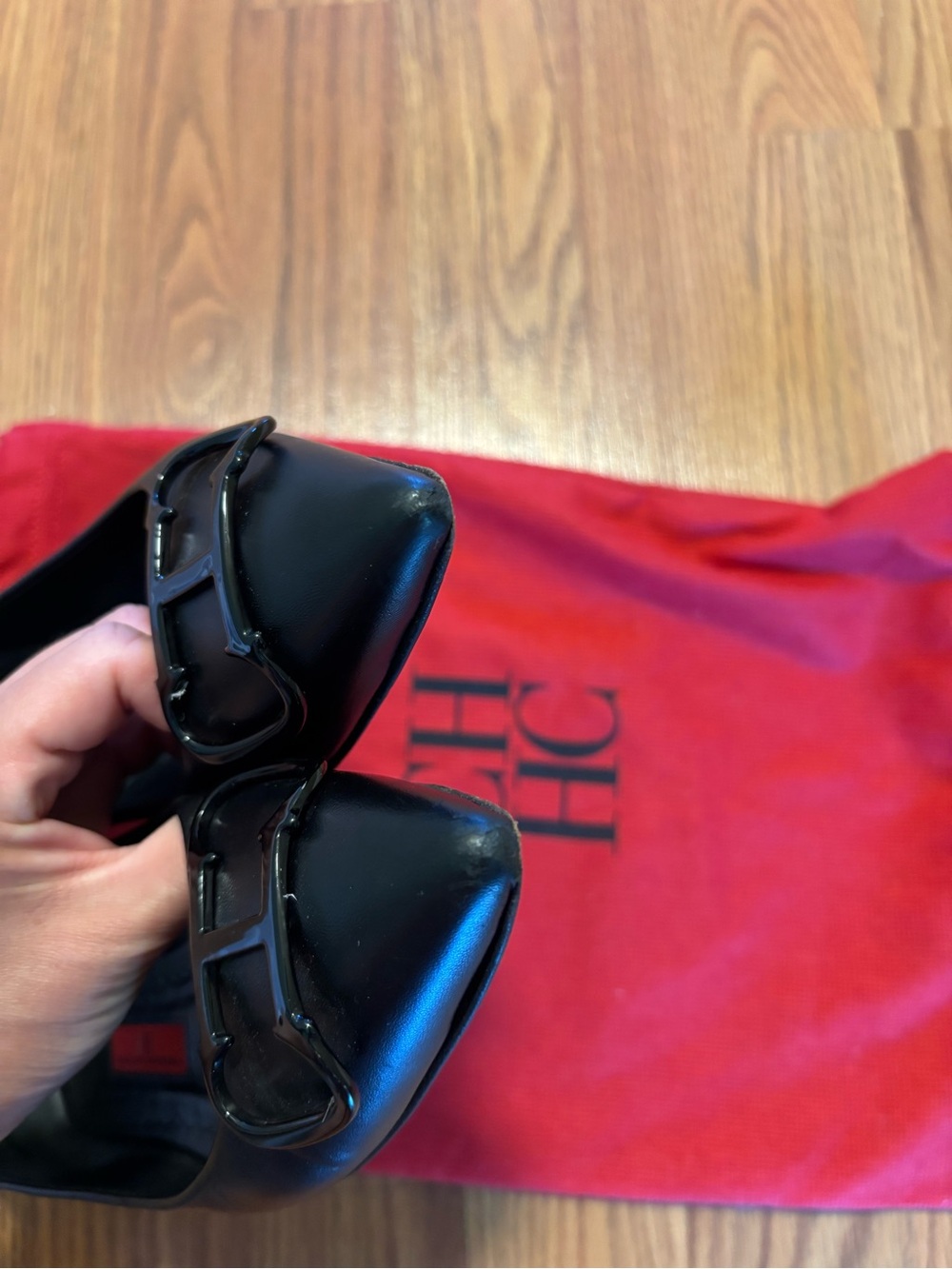 Carolina Herrera Initials Insignia Leather Ballet Flats - Picture 14 of 14